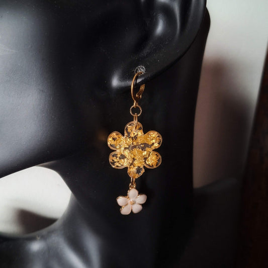 Véronique Gold Flower Earrings