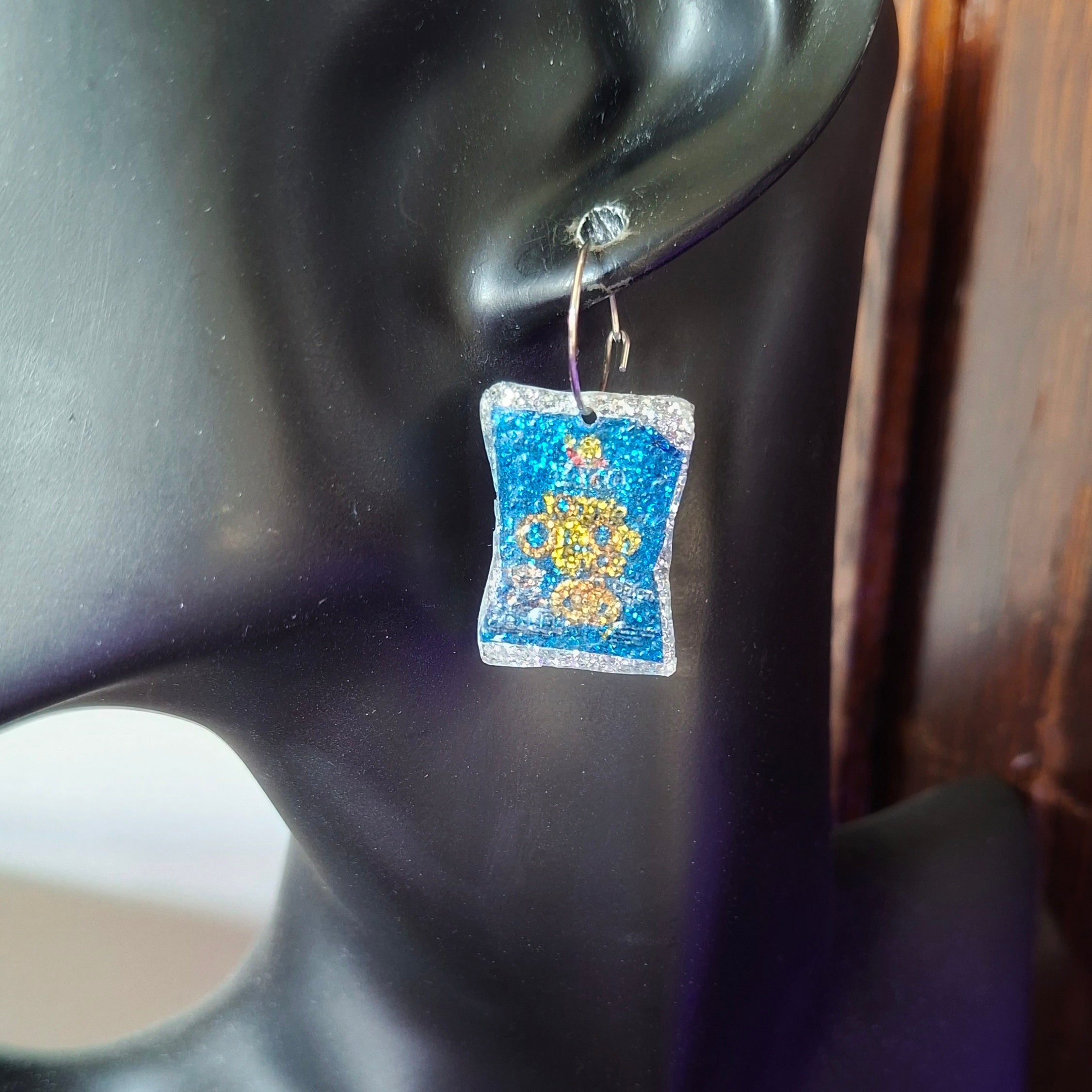 Hoop earring with Jonnie Onion Rings Charm