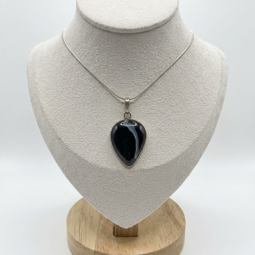 Vintage Sterling Silver Banded Agate Pendant Necklace