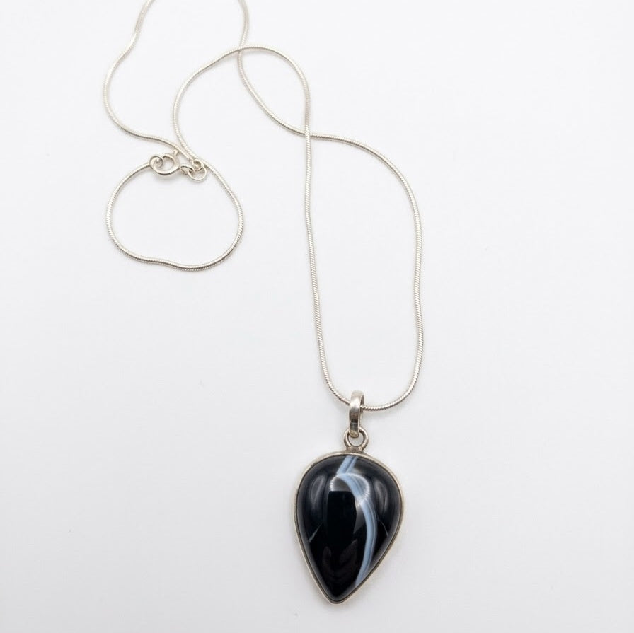 Vintage Sterling Silver Banded Agate Pendant Necklace