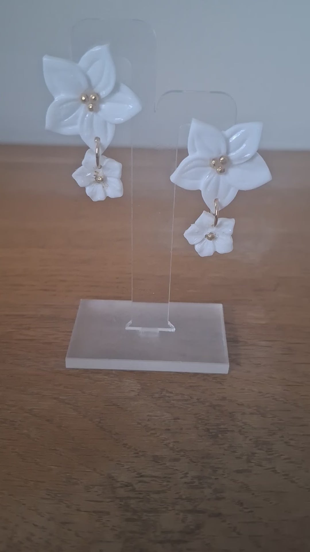 Primrose White Earrings
